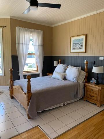 Le Manoir Du Vieux Presbytere Port-Daniel ภายนอก รูปภาพ